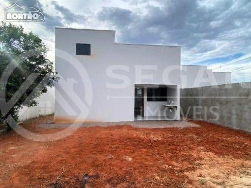 Casa à venda com 3 quartos, 65m² - Foto 3