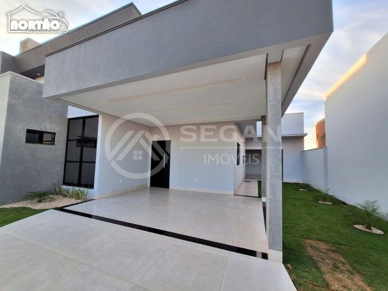 Casa à venda com 3 quartos, 119m² - Foto 2