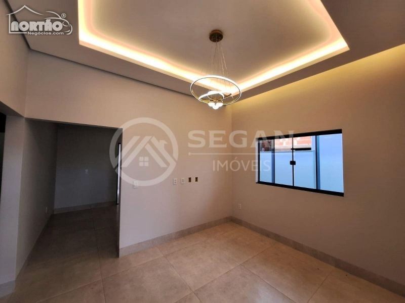 Casa à venda com 3 quartos, 119m² - Foto 4