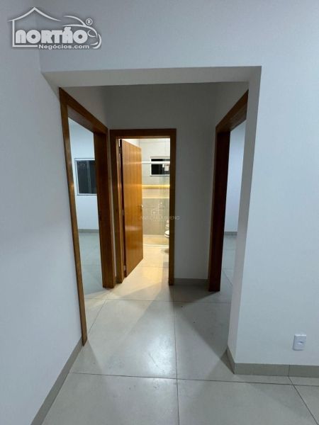 Casa à venda com 3 quartos, 64m² - Foto 9