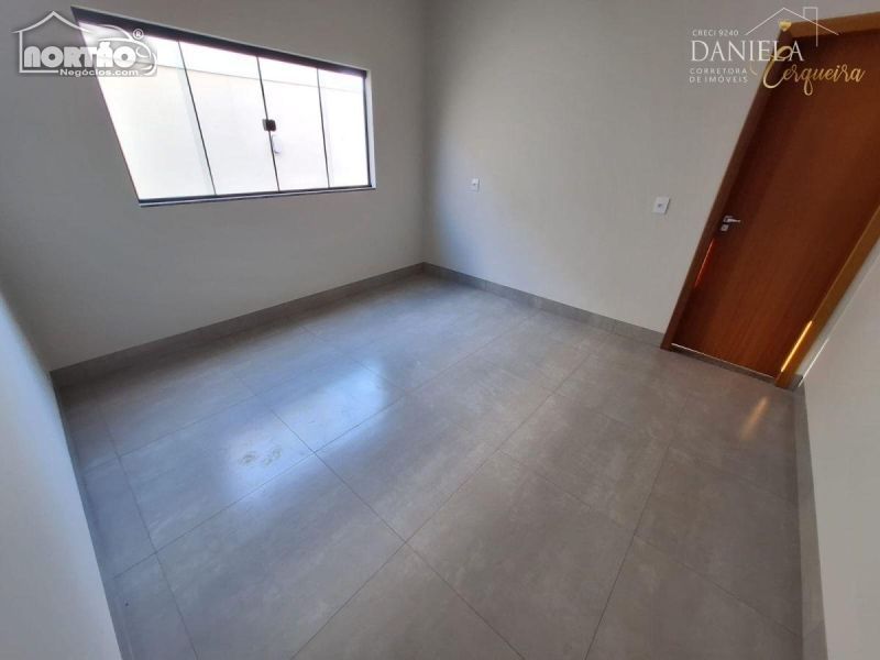 Casa à venda com 3 quartos, 82m² - Foto 5