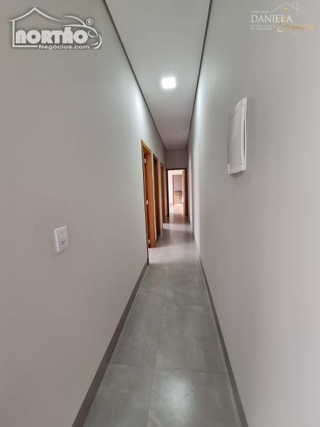 Casa à venda com 3 quartos, 82m² - Foto 6