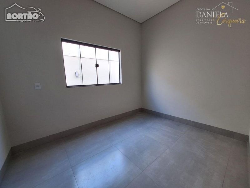 Casa à venda com 3 quartos, 82m² - Foto 7