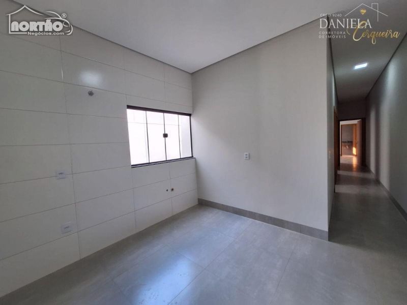 Casa à venda com 3 quartos, 82m² - Foto 9