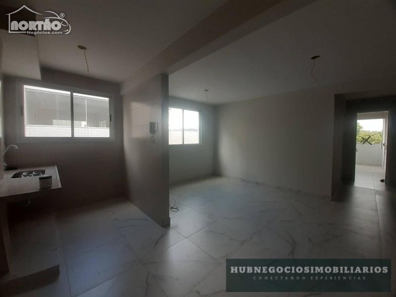 Casa à venda com 3 quartos, 120m² - Foto 7