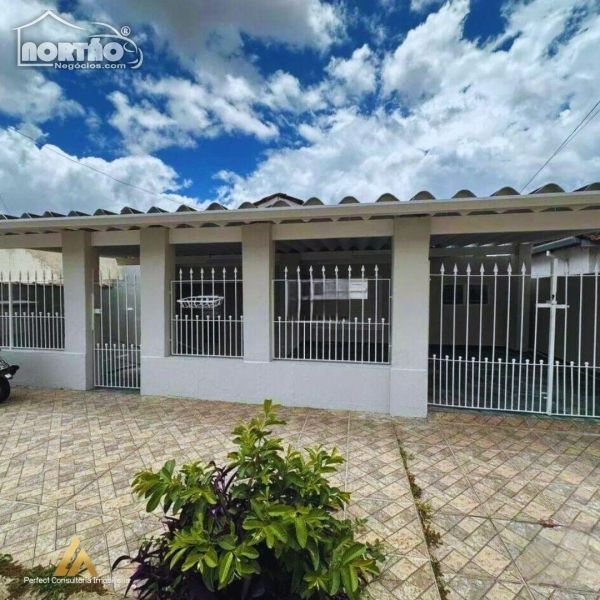 Casa à venda com 4 quartos, 305m² - Foto 1