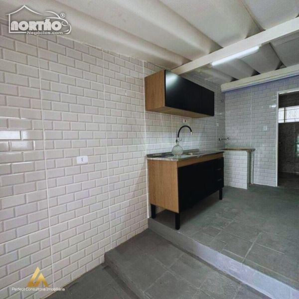 Casa à venda com 4 quartos, 305m² - Foto 9