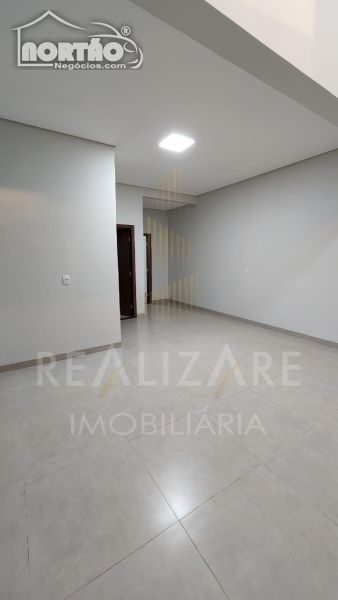 Casa à venda com 3 quartos, 106m² - Foto 4