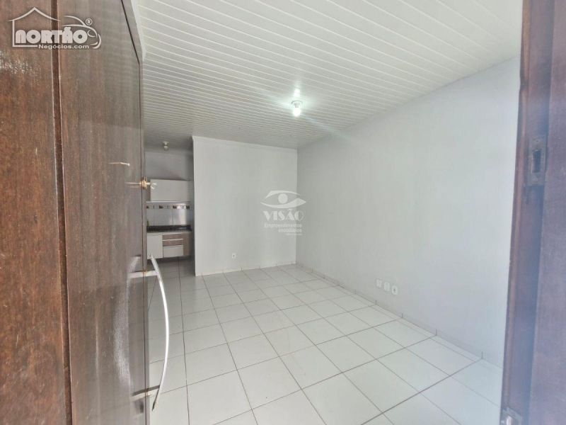 Casa à venda com 3 quartos, 79m² - Foto 6