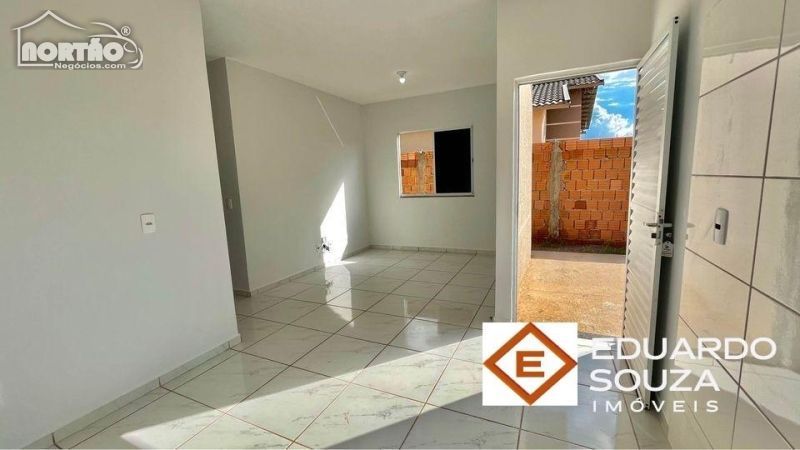 Casa à venda com 3 quartos, 51m² - Foto 2