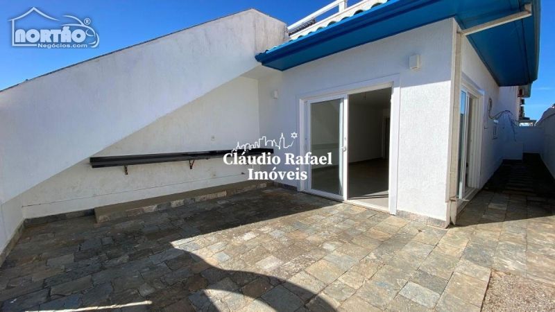 Casa à venda com 2 quartos, 65m² - Foto 1