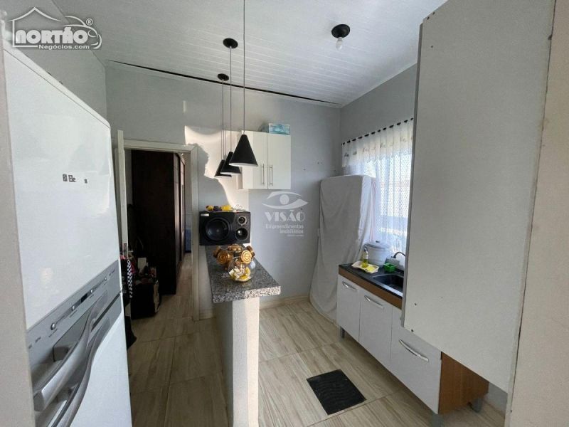 Casa à venda com 2 quartos, 110m² - Foto 4