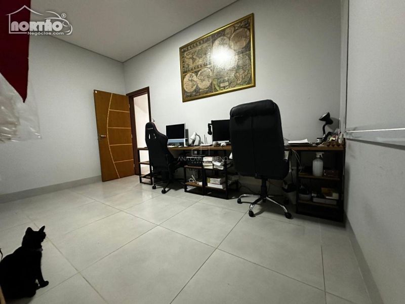 Casa à venda com 3 quartos, 168m² - Foto 3