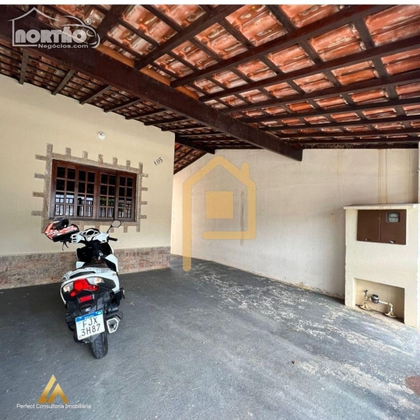 Casa à venda com 4 quartos, 250m² - Foto 6