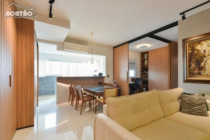 Casa à venda com 3 quartos, 79m² - Foto 1