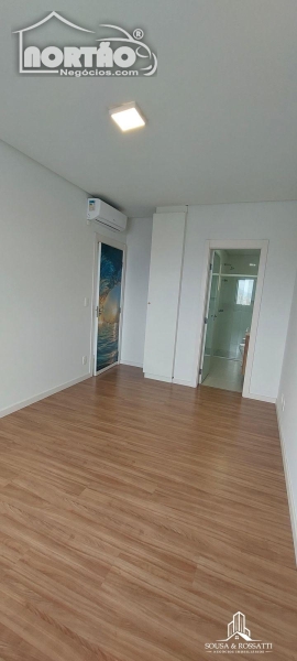 Casa à venda com 2 quartos, 77m² - Foto 4