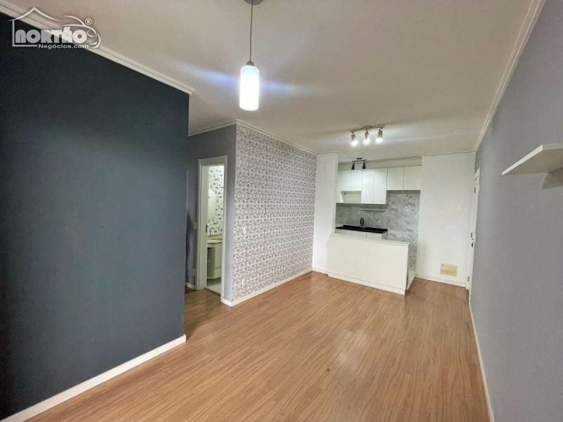 Casa à venda com 5 quartos, 66m² - Foto 1