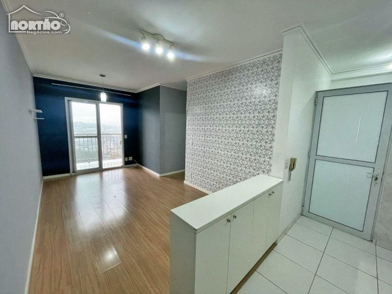 Casa à venda com 5 quartos, 66m² - Foto 4