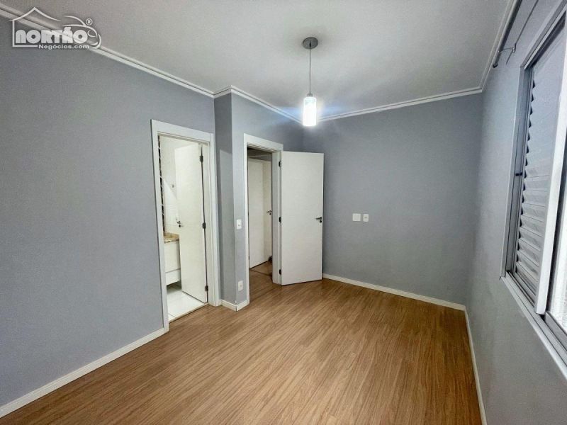 Casa à venda com 5 quartos, 66m² - Foto 8