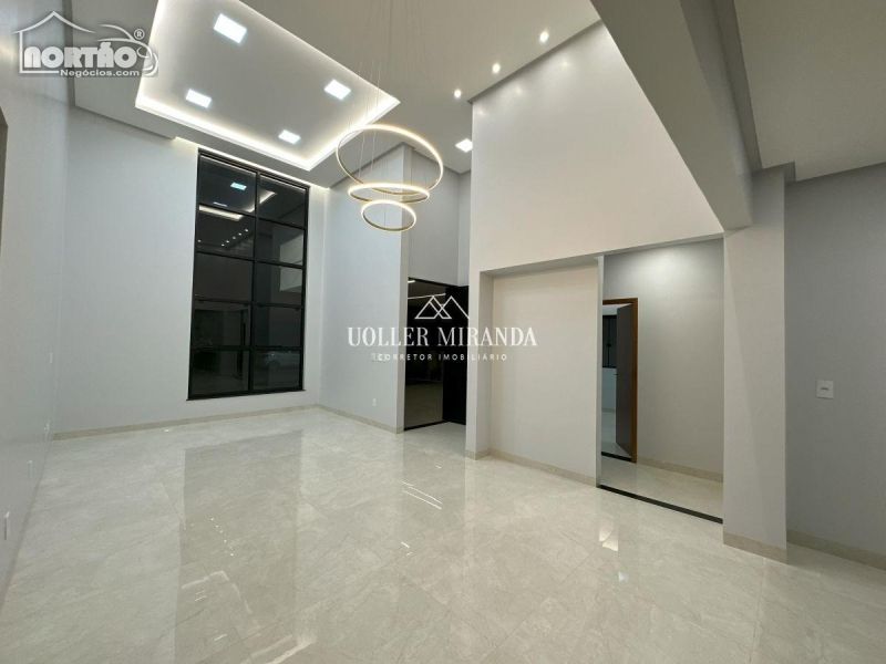 Casa à venda com 4 quartos, 180m² - Foto 10