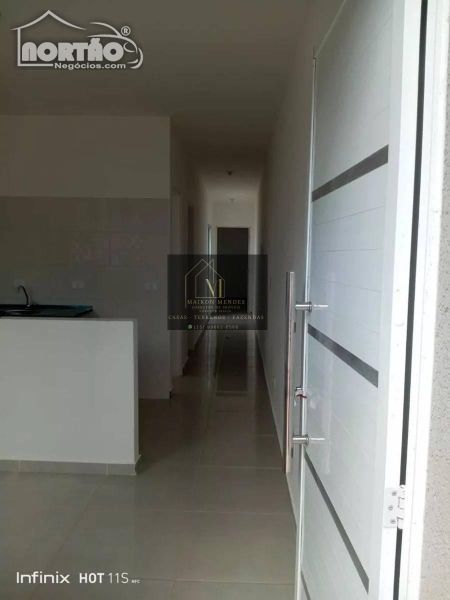 Casa à venda com 2 quartos, 120m² - Foto 3