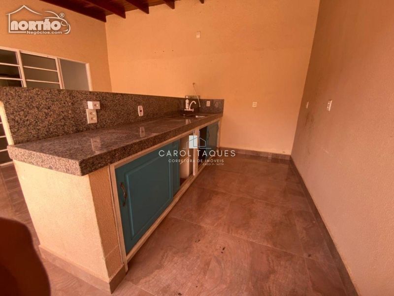 Casa à venda com 3 quartos, 76m² - Foto 4