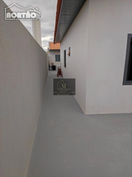 Casa à venda com 4 quartos, 264m² - Foto 3