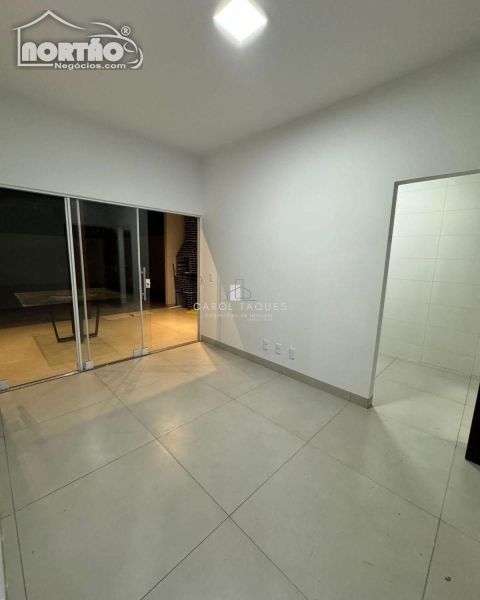 Casa à venda com 3 quartos, 64m² - Foto 5