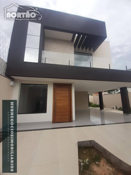 Casa à venda com 5 quartos, 210m² - Foto 1