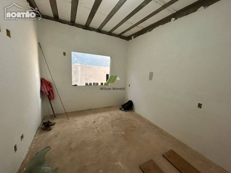 Casa à venda com 5 quartos, 166m² - Foto 7