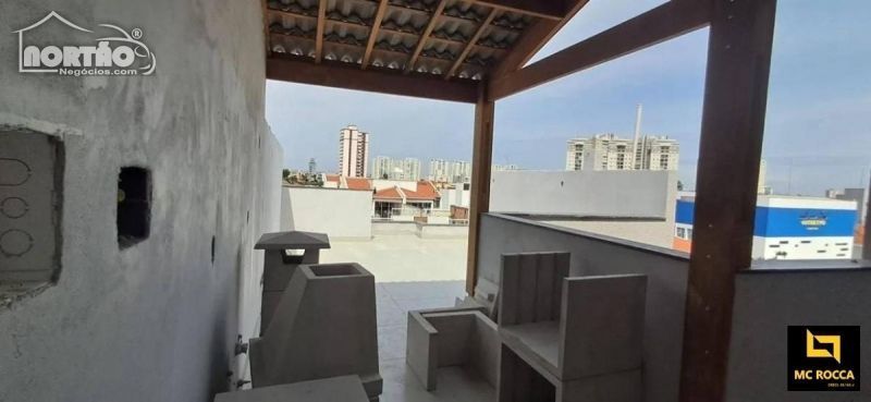 Casa à venda com 2 quartos, 90m² - Foto 2