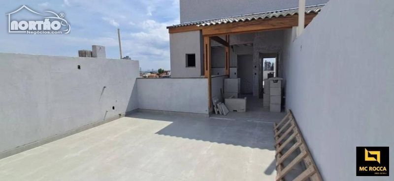 Casa à venda com 2 quartos, 90m² - Foto 3