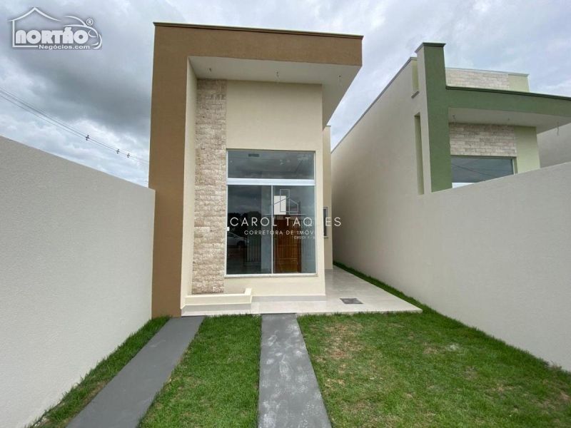 Casa à venda com 3 quartos, 52m² - Foto 1