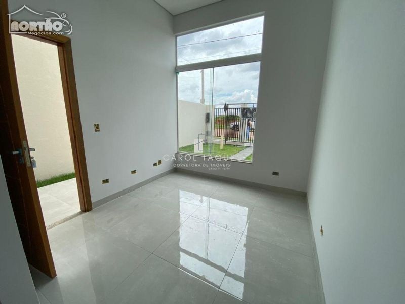 Casa à venda com 3 quartos, 52m² - Foto 2