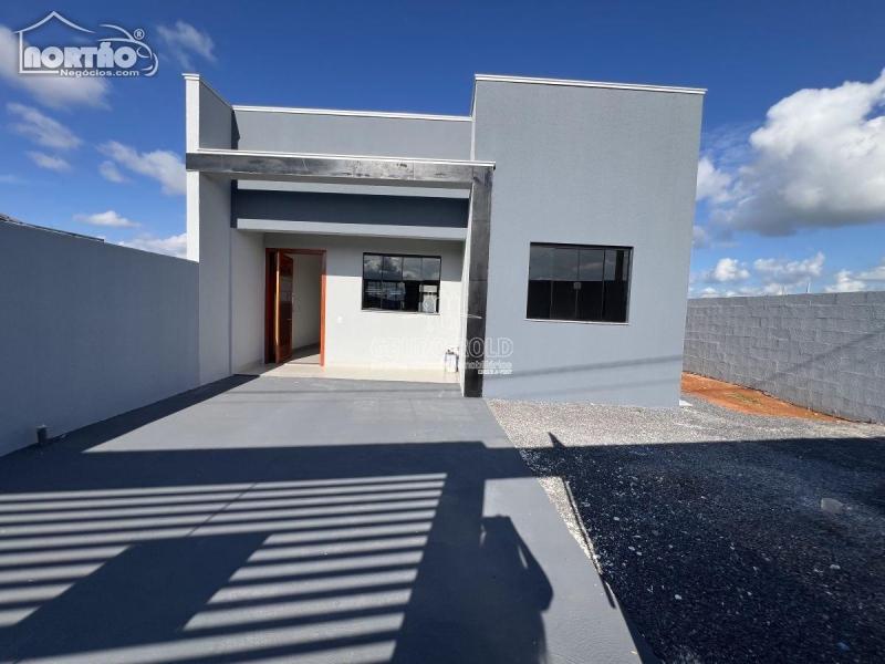 Casa à venda com 4 quartos, 79m² - Foto 3