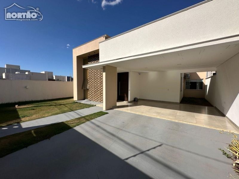 Casa à venda com 3 quartos, 317m² - Foto 3