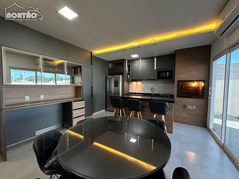 Casa à venda com 3 quartos, 317m² - Foto 8