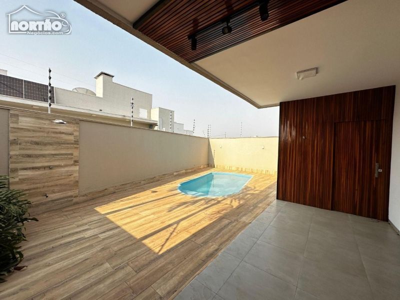 Casa à venda com 3 quartos, 140m² - Foto 3