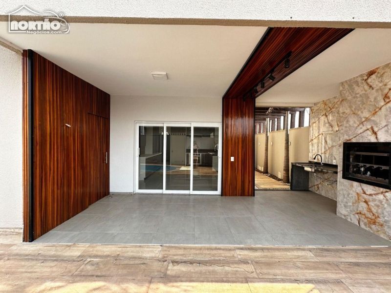 Casa à venda com 3 quartos, 140m² - Foto 4