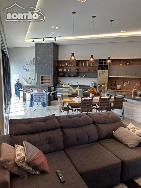 Casa à venda com 1 quarto, 256m² - Foto 7