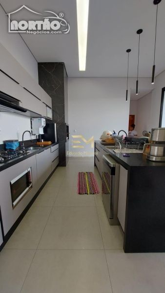 Casa à venda com 1 quarto, 179m² - Foto 6