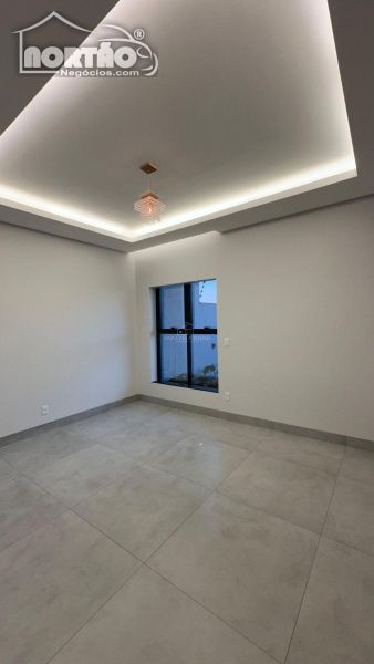 Casa à venda com 3 quartos, 117m² - Foto 9