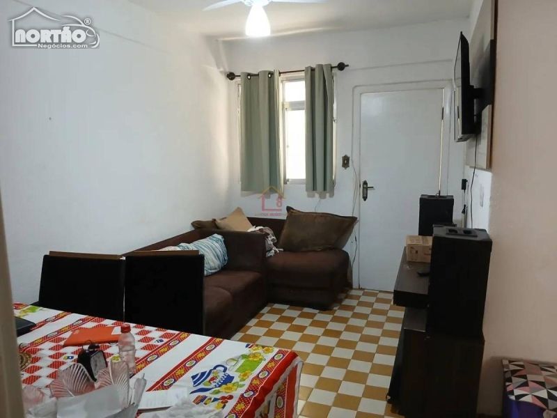 Casa à venda com 3 quartos, 61m² - Foto 1