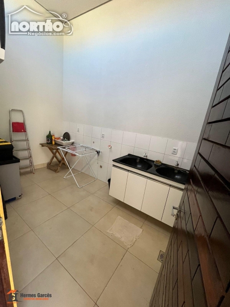 Casa à venda com 2 quartos, 96m² - Foto 3