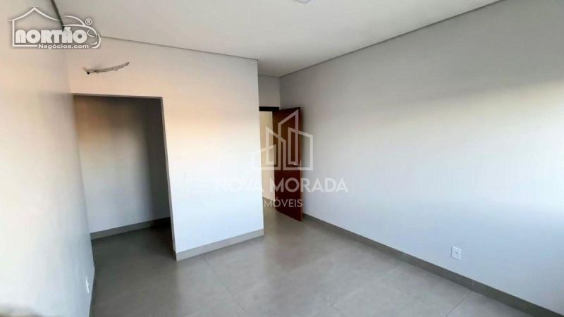 Casa à venda com 4 quartos, 142m² - Foto 9