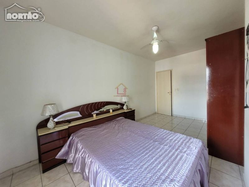 Casa à venda com 2 quartos, 55m² - Foto 9