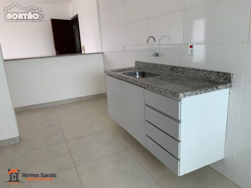 Casa à venda com 3 quartos, 60m² - Foto 8