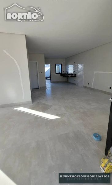 Casa à venda com 4 quartos, 130m² - Foto 3