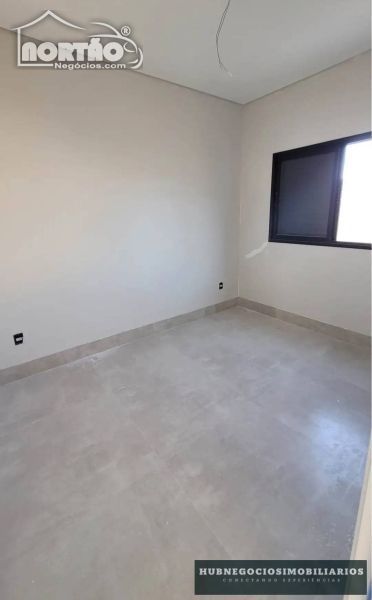 Casa à venda com 4 quartos, 130m² - Foto 9