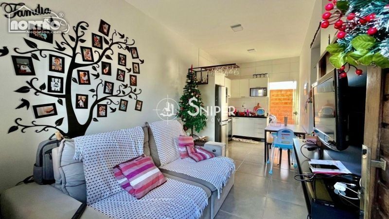 Casa à venda com 3 quartos, 51m² - Foto 4